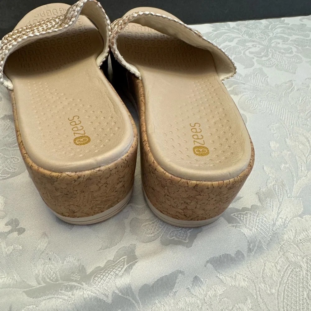 Bzees Runaway Size 9W Washable Slide Wedge‎ Sandal Comfort Shoe Beige